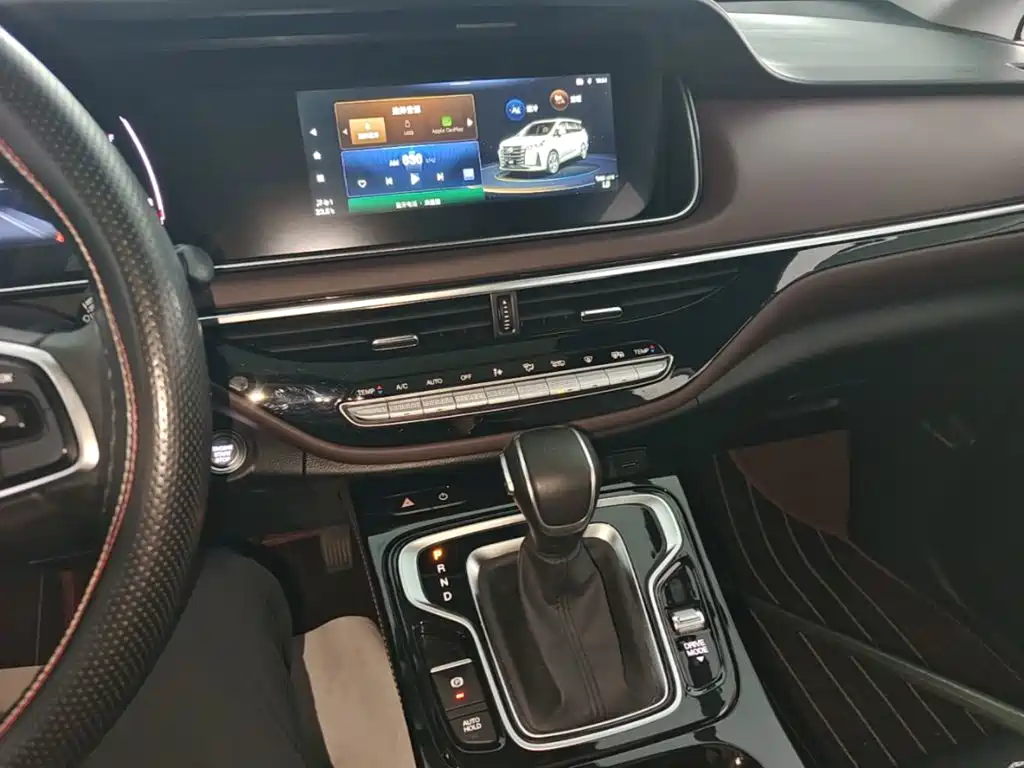 GAC Motor Trumpchi M6 — фото 13