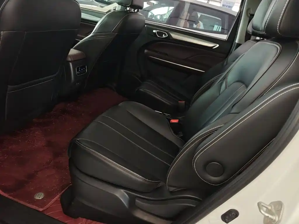 GAC Motor Trumpchi M6 — фото 17