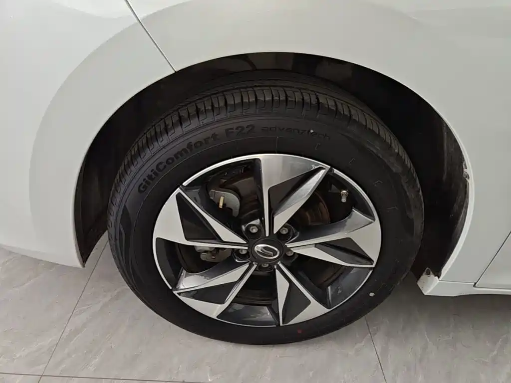 GAC Motor Trumpchi M6 — фото 23