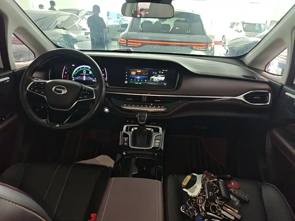 GAC Motor Trumpchi M6 — фото 10