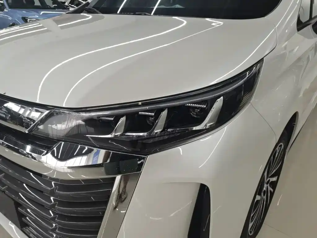 GAC Motor Trumpchi M6 — фото 24