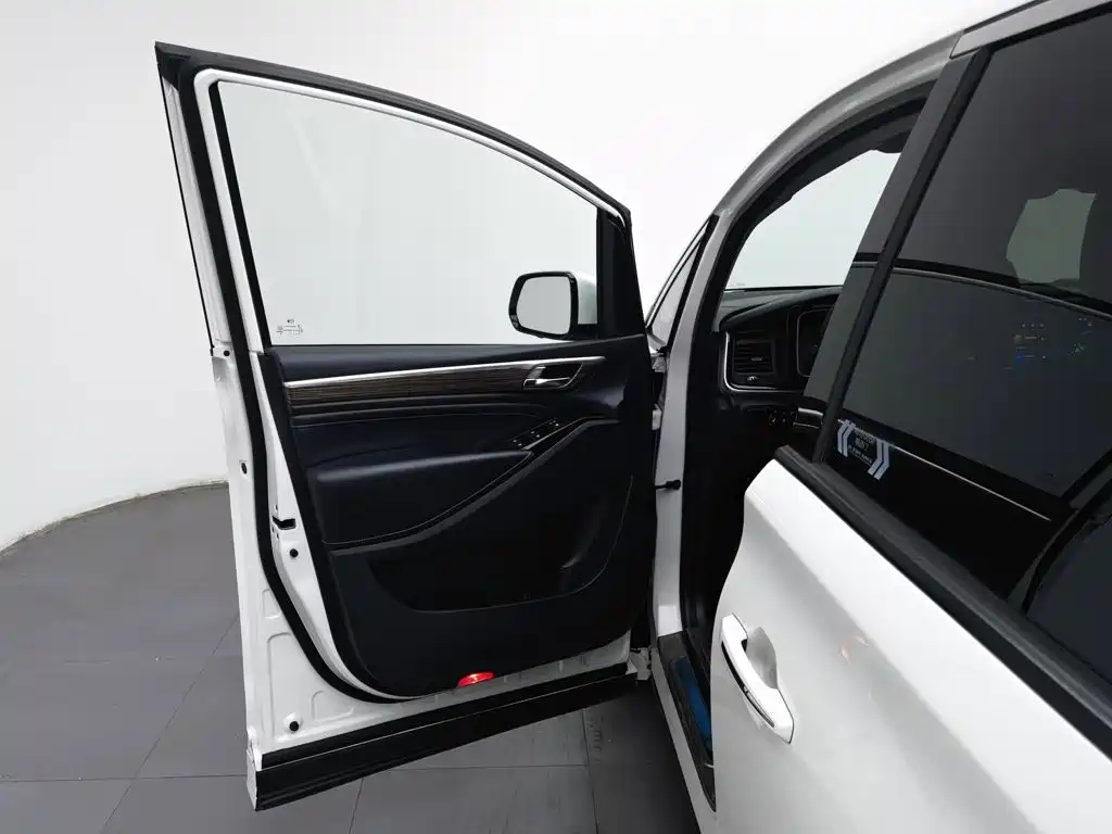GAC Motor Trumpchi M8 — фото 8