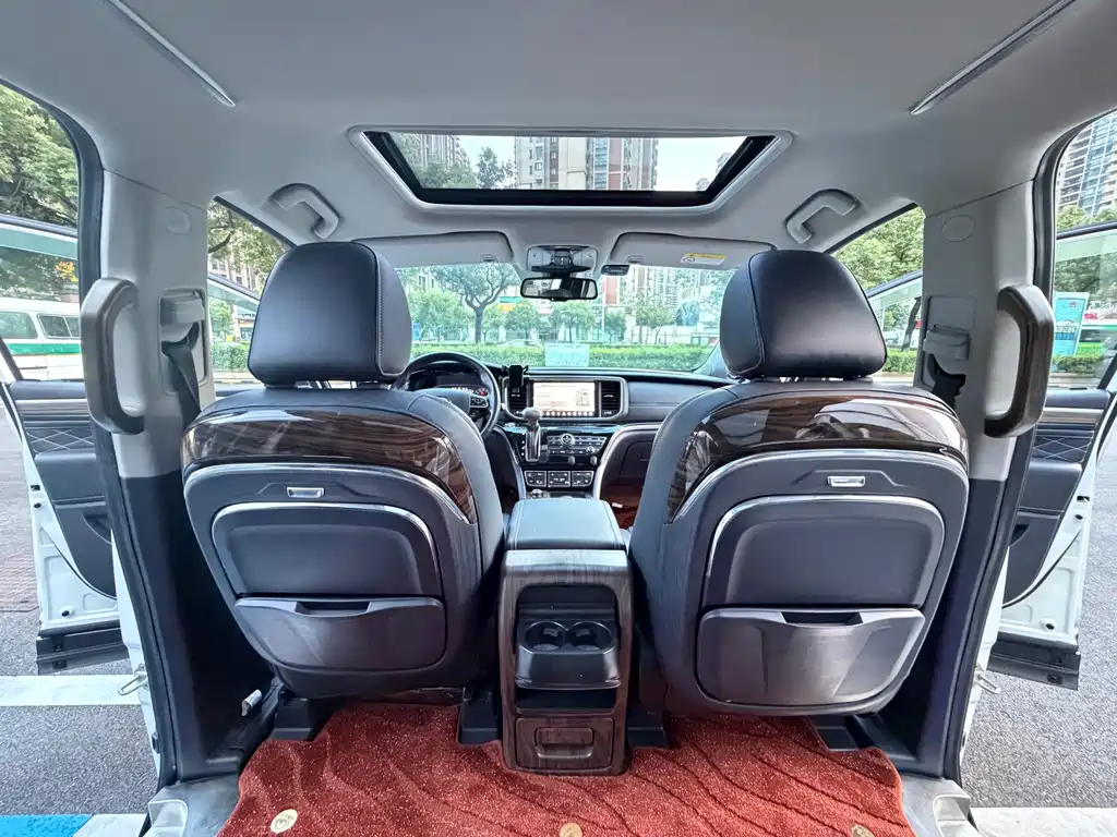 GAC Motor Trumpchi M8 — фото 14