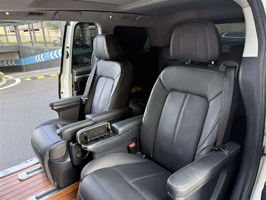 GAC Motor Trumpchi M8 — фото 14