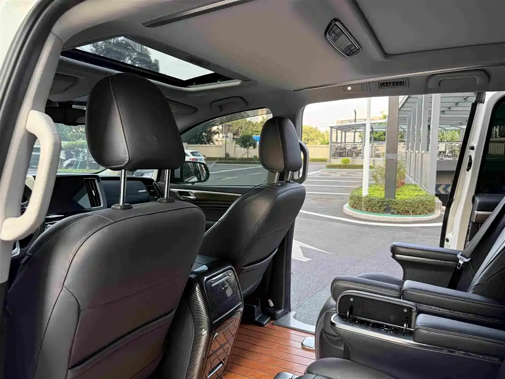 GAC Motor Trumpchi M8 — фото 15
