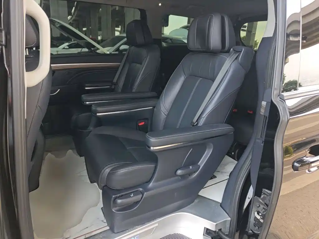 GAC Motor Trumpchi M8 — фото 17