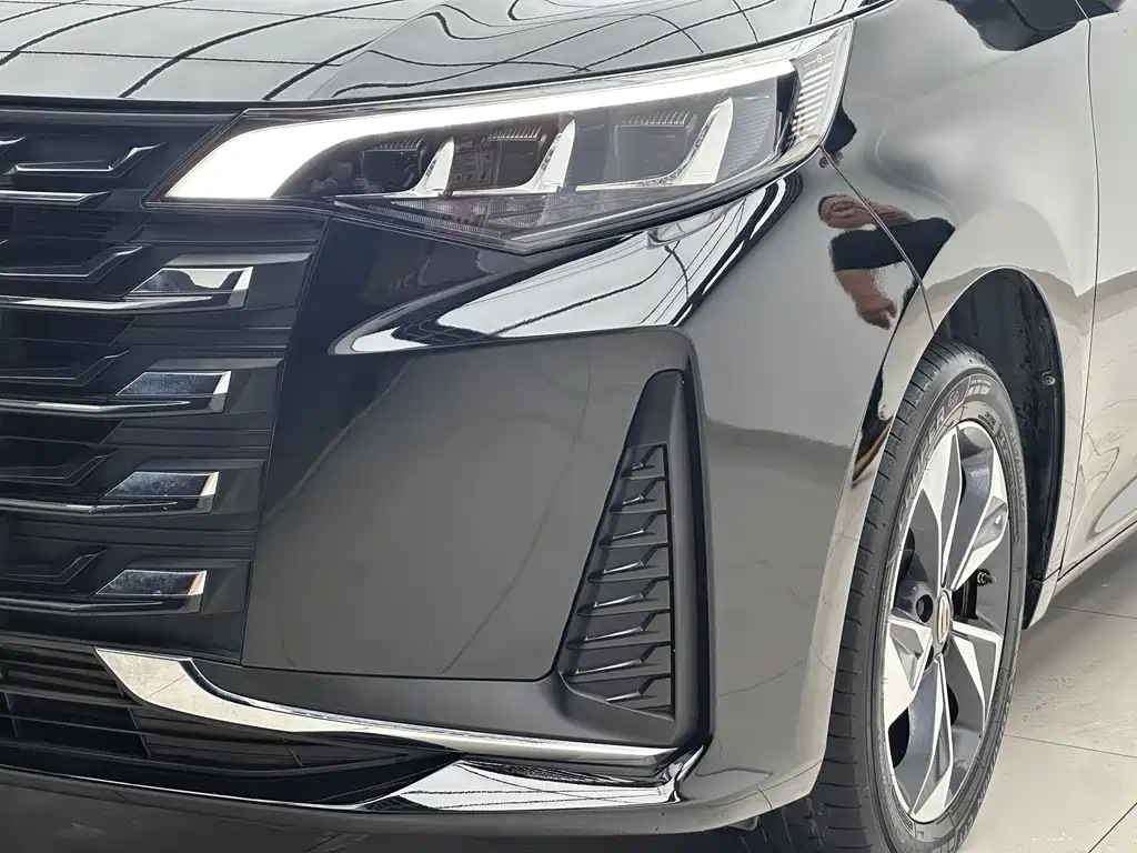 GAC Motor Trumpchi M6 — фото 22