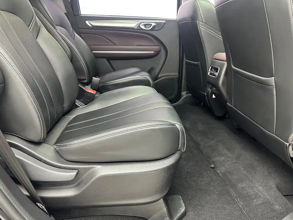 GAC Motor Trumpchi M6 — фото 9