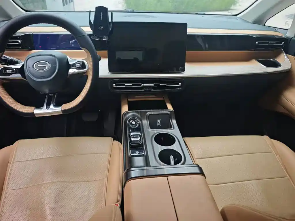 GAC Motor Trumpchi E8 — фото 5