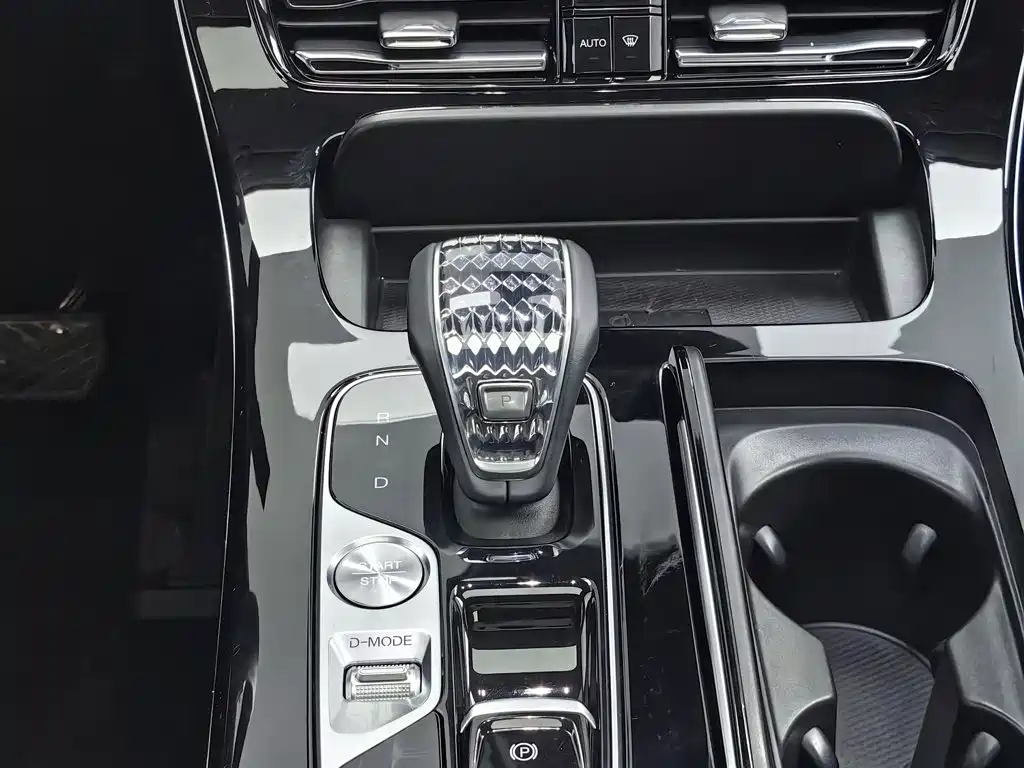 GAC Motor Trumpchi M8 — фото 13