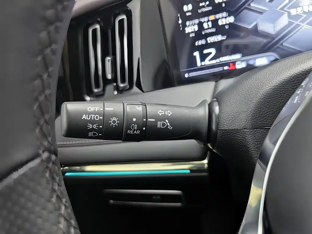 GAC Motor Trumpchi M8 — фото 21
