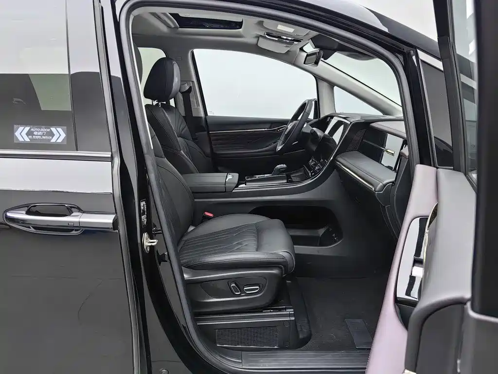 GAC Motor Trumpchi M8 — фото 23