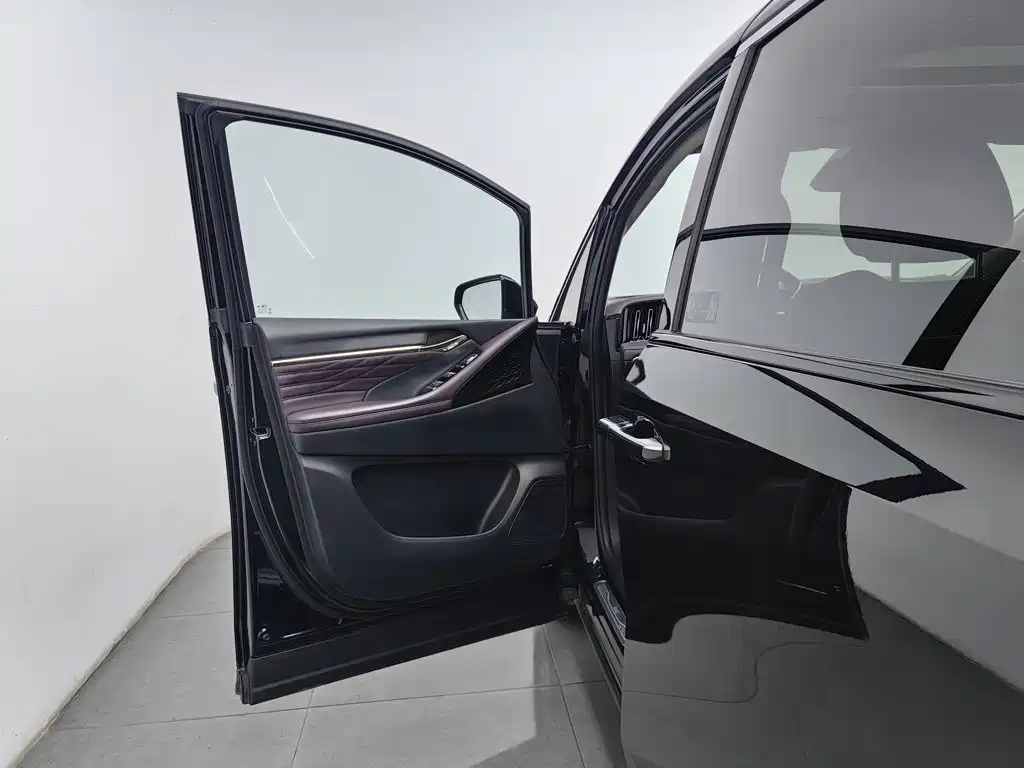 GAC Motor Trumpchi M8 — фото 8