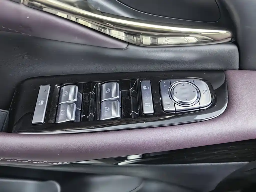 GAC Motor Trumpchi M8 — фото 9