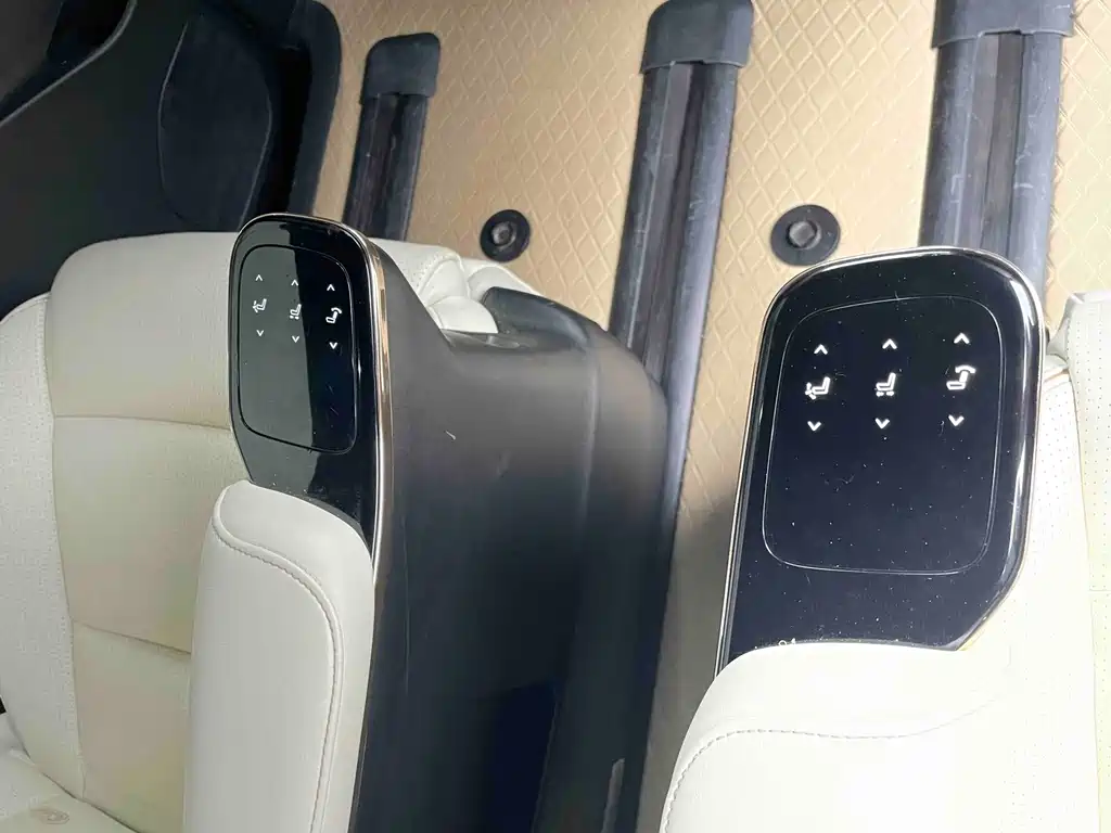 GAC Motor Trumpchi M8 — фото 11