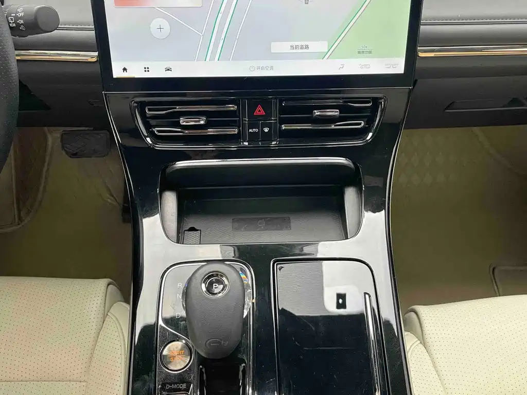 GAC Motor Trumpchi M8 — фото 10