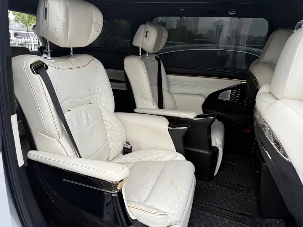 GAC Motor Trumpchi M8 — фото 17