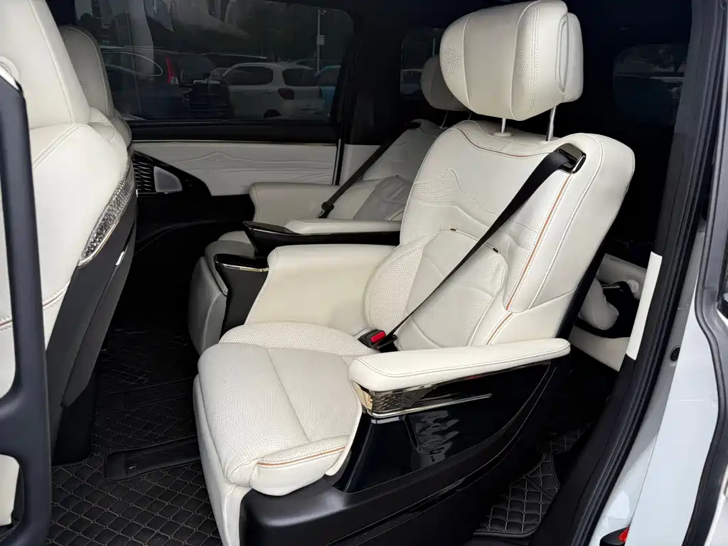GAC Motor Trumpchi M8 — фото 19