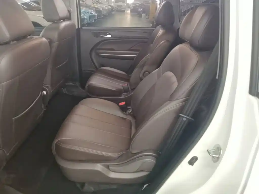 GAC Motor Trumpchi M6 — фото 13