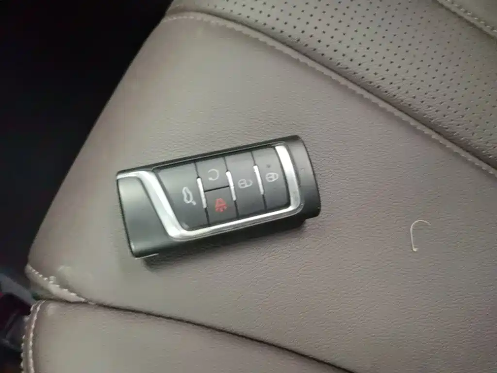 GAC Motor Trumpchi M6 — фото 17