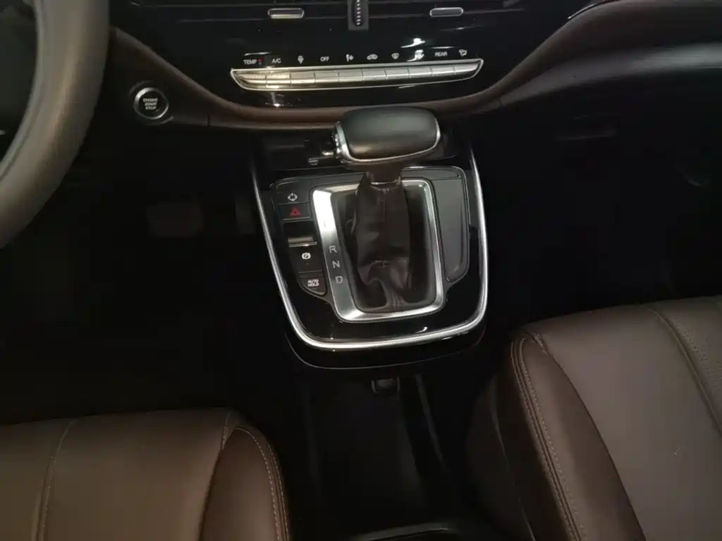 GAC Motor Trumpchi M6 — фото 10