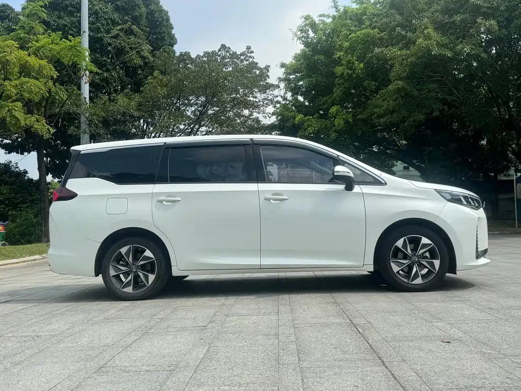 GAC Motor Trumpchi M6 — фото 26