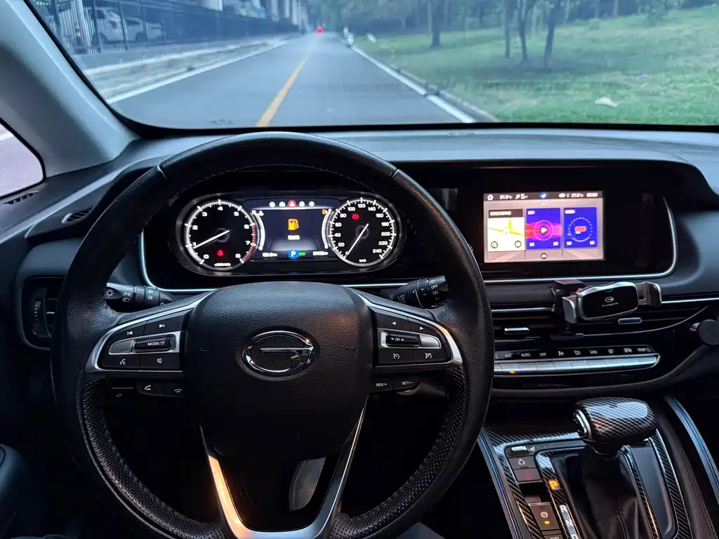 GAC Motor Trumpchi M6 — фото 13