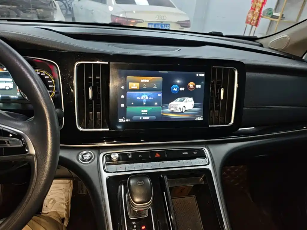GAC Motor Trumpchi M8 — фото 13