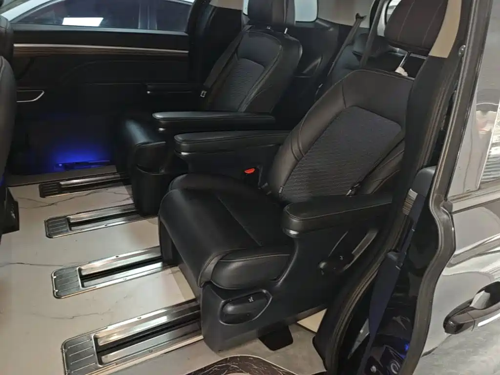 GAC Motor Trumpchi M8 — фото 17