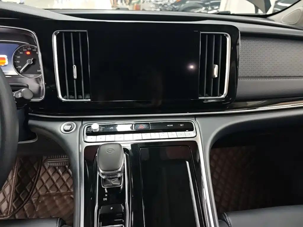 GAC Motor Trumpchi M8 — фото 13