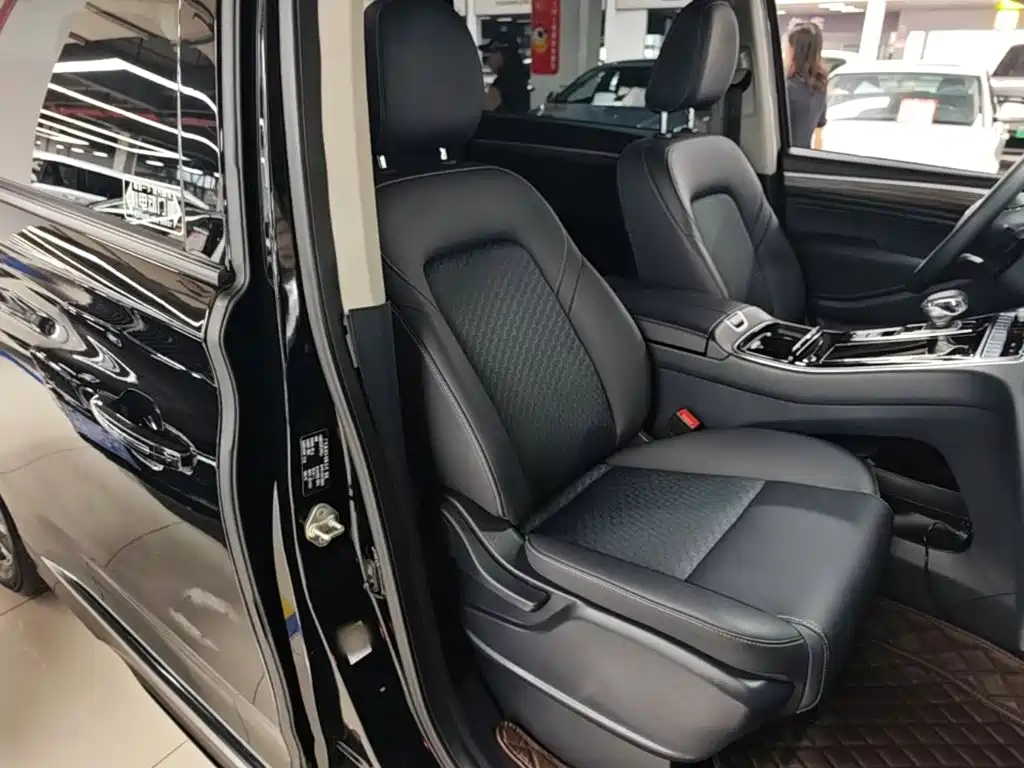 GAC Motor Trumpchi M8 — фото 25