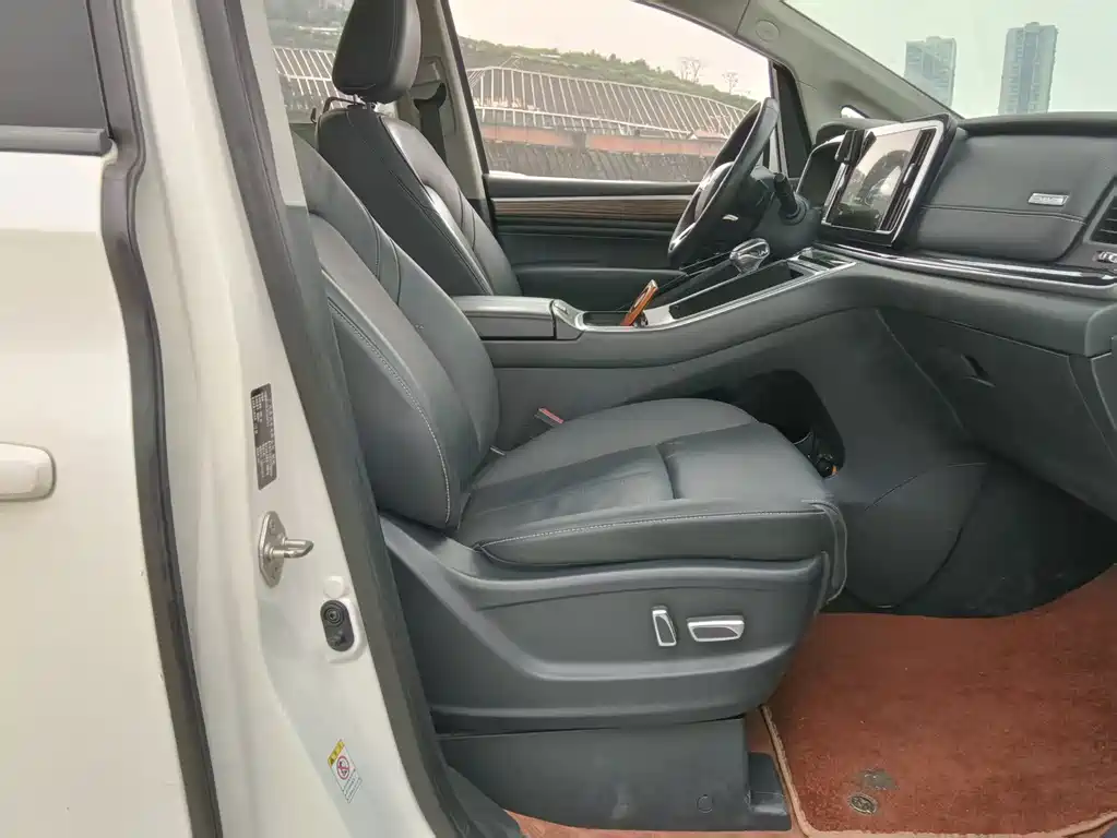 GAC Motor Trumpchi M8 — фото 8