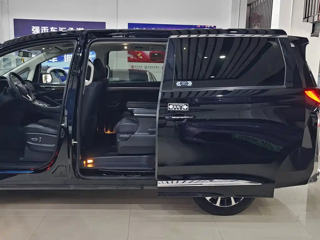 GAC Motor Trumpchi M8 — фото 15
