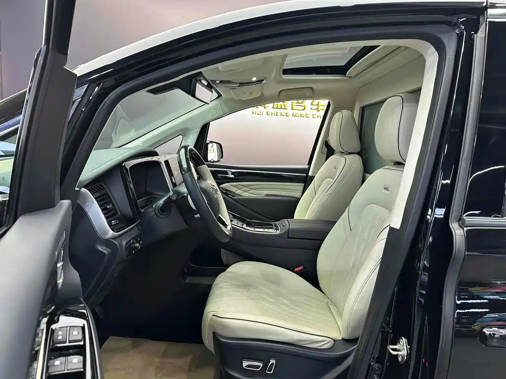 GAC Motor Trumpchi M8 — фото 8