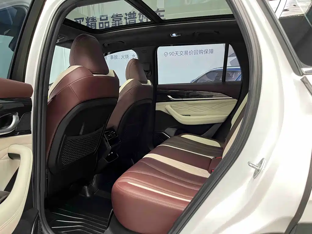 Geely Xingyue L — фото 13