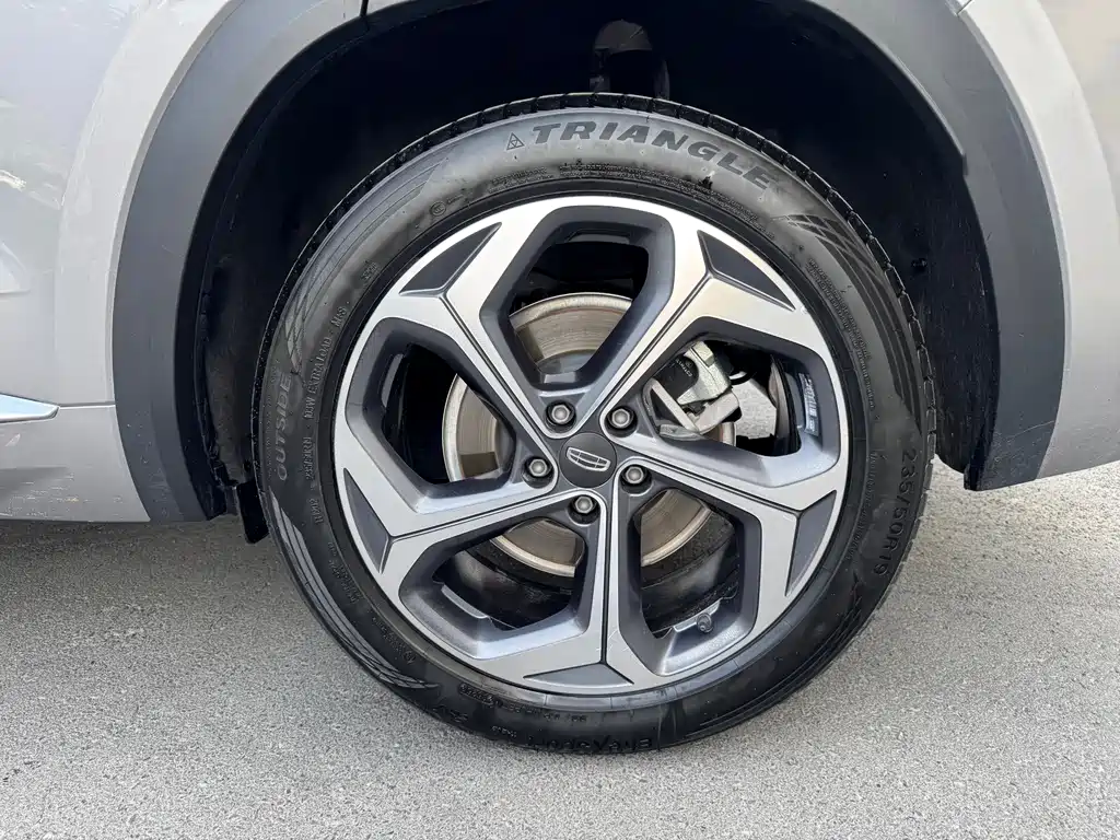 Geely Xingyue L — фото 10