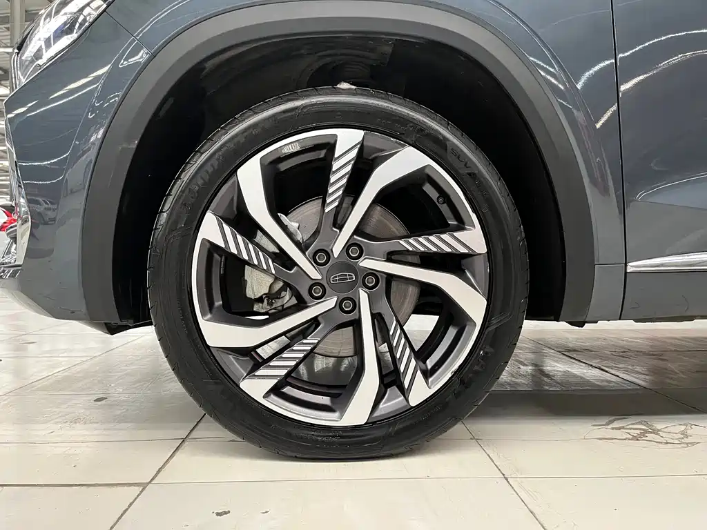 Geely Xingyue L — фото 14
