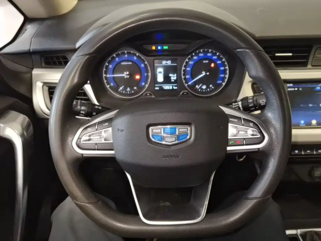 Geely Vision X3 — фото 11