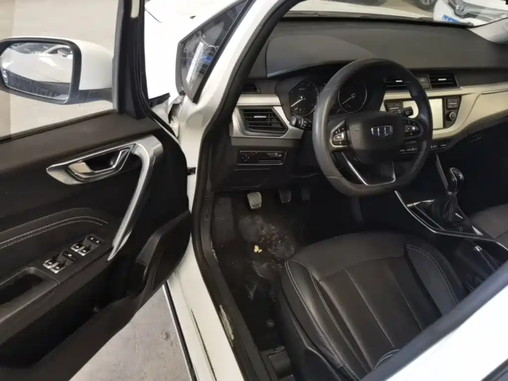 Geely Vision X3 — фото 16