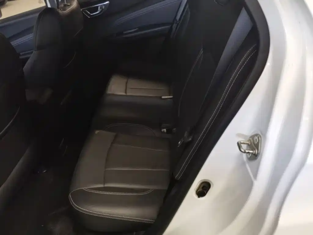 Geely Vision X3 — фото 17