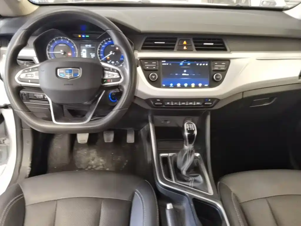 Geely Vision X3 — фото 10