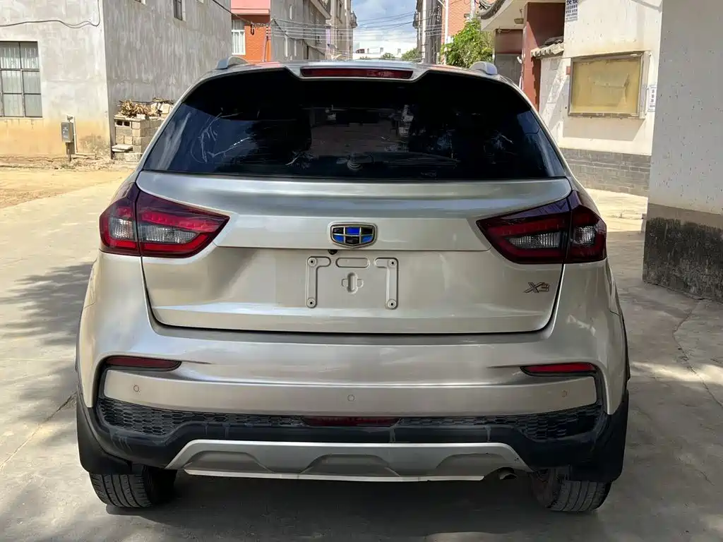Geely Vision X3 — фото 6