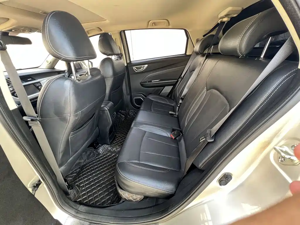 Geely Vision X3 — фото 10