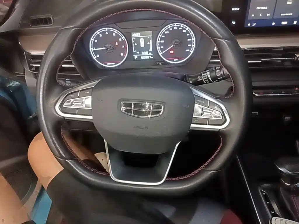 Geely Vision X3 — фото 11