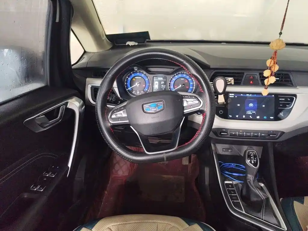 Geely Vision X3 — фото 3