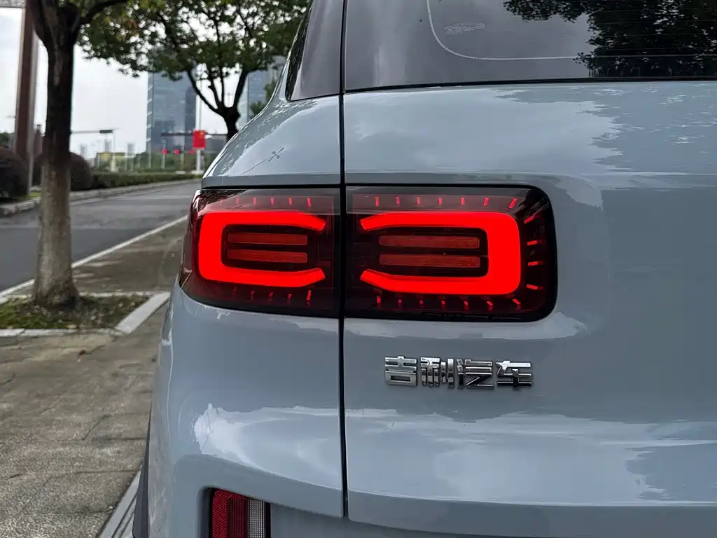Geely Icon — фото 6