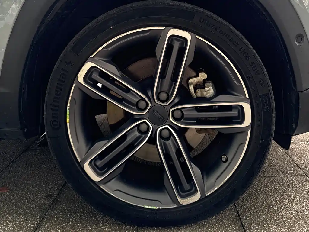 Geely Icon — фото 7