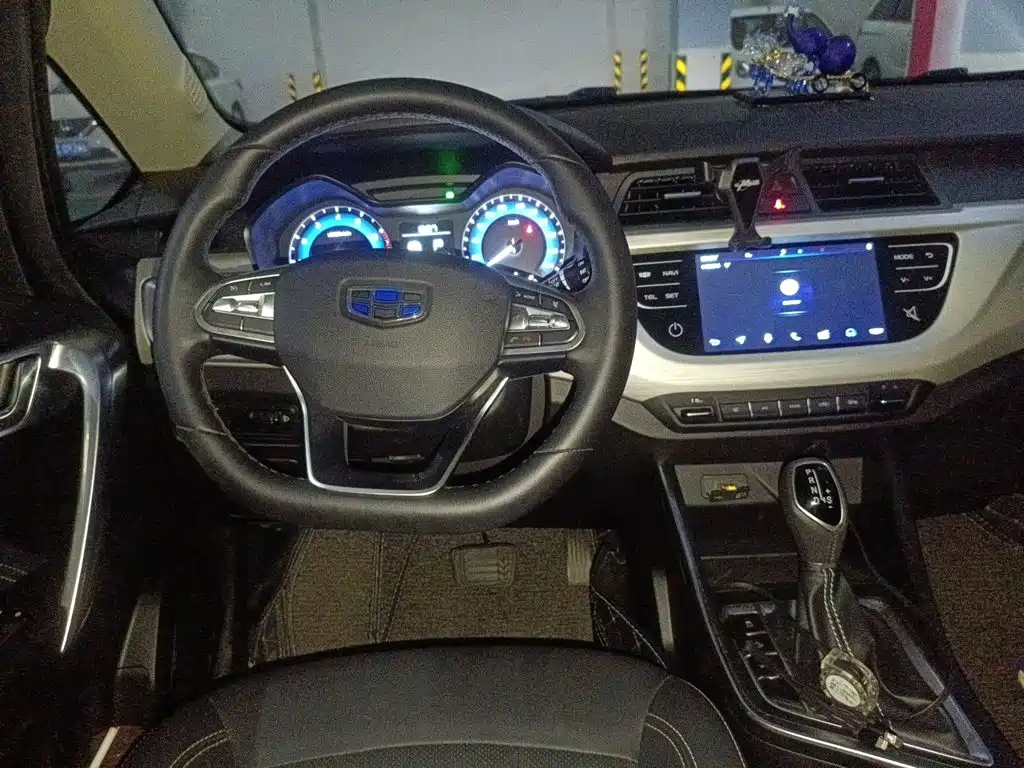 Geely Vision X3 — фото 6