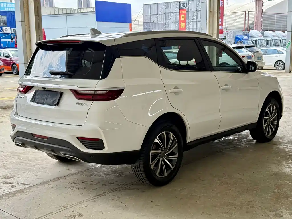 Geely Vision X6 — фото 5
