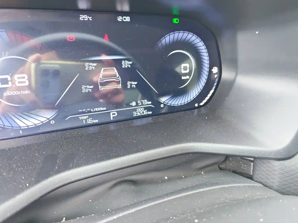 Geely Emgrand — фото 5